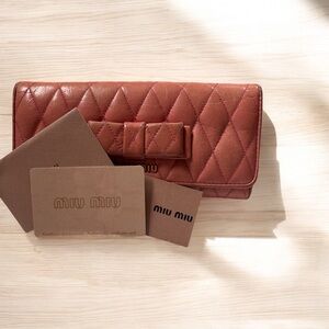 Miu Miu Quilted Leather Bow Wallet in Geranio with COA